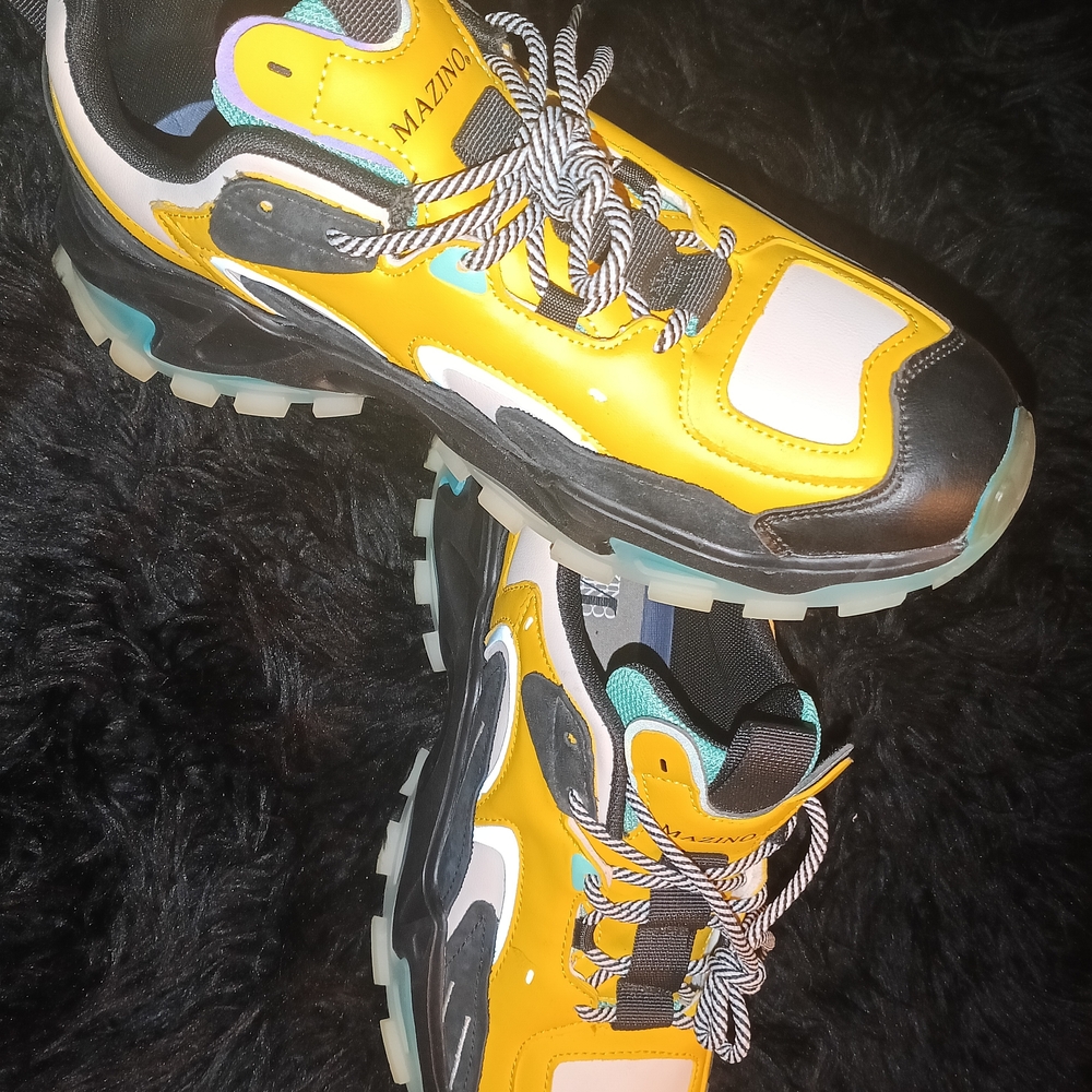Mens' Yellow & Black Athletic Sneakers